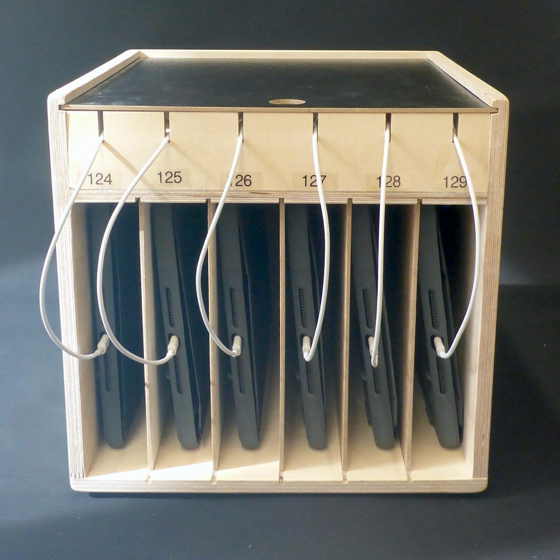 aufbewahrung ipad tablet schule unterricht regal  tablet rack tablet koffer ipad koffer aufbewahrung schule kubus ladekoffer boîte de rangement pour ipad tablet ecole valise pour ipad tablet ecole scatola di immagazzinaggio ipad tablet scuola valigia ipad tablet scuola carello ipad carello tablet